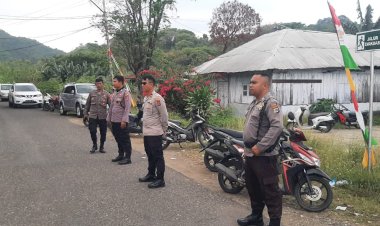 Polsek-Reo-Amankan-Syukuran-Pesta-Perak-Pastor-Paroki-St.-Maria-Ratu-Rosari-Reo