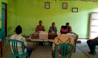 Bhabinkamtibmas-kecamatan-Reok.-Mediasi-Penyelesaian-Masalah-Air-Persawahan-di-Desa-Bajak