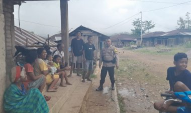 Patroli-dan-Himbauan-Kamtibmas-oleh-Aipda-Kornelius-Jemarus-di-Kampung-Langke