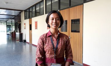 Ibu-Taruni-Akpol-Regina:-Ditanya-'Habis-Berapa-M',-Lah-Wong-Saya-Tukang-Warung