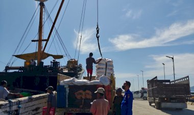 Jaga-Keamanan-dan-Ketertiban-Wilayah-Pesisir,-Sat-Polairud-Polres-Manggarai-lakukan-Patroli-dan-Sambang