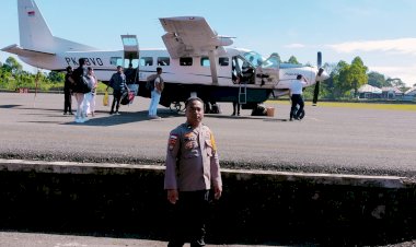 KP3-Udara-Laksanakan-Pengamanan-Pesawat-yang-tiba-dan-berangkat-dari-Bandar-Udara-Frans-Sales-Lega-Ruteng