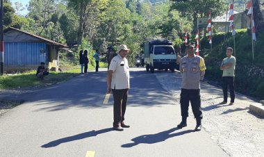 Polsek-Cibal-Bersama-SAMSAT-Manggarai-Laksanakan-Pemeriksaan-dan-Penertiban-STNK