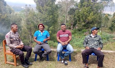Pastikan-Situasi-Kamtibmas-Kondusif-Bhabinkamtibmas-Kecamatan-Ruteng-Laksanakan-Patroli-Dialogis-di-Desa-Meler