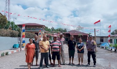 Pantau-Giat-Masyarakat-dalam-Menyambut-HUT-RI-ke-79,-Bhabinkamtibmas-Patroli-di-Kelurahan-Pau