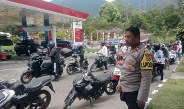Patroli-dan-Sambang-KAPOSPOL-Langke-Rembong-di-SPBU-Carep-Ruteng