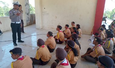 Saka-Bhayangkara-:-Satuan-Lalu-Lintas-Polres-Manggarai-Gelar-Sosialisasi-Lalu-Lintas-di-Stadion-Golo-Dukal