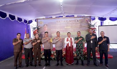 Tatap-Muka-Kapolda-NTT-dengan-Unsur-Forkopimda,-Partai-Politik,-Tokoh-Masyarakat,-serta-Tokoh-Agama-Kabupaten-Manggarai:-Wujudkan-Pilkada-Serentak-2024-yang-Aman-dan-Damai