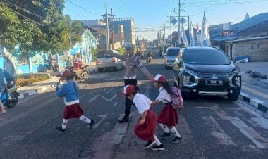 Satlantas-Polres-Manggarai-Gelar-Pamturlalin,-Jaga-Keamanan-dan-Kelancaran-Lalu-Lintas-di-Kota-Ruteng