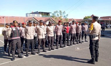 Operasi-Mantap-Praja-2024-:-Kabagops-Polres-Manggarai-Pimpin-Apel-Pengecekan-dan-AAP-Personil-Pengamanan-Pendaftaran-Paslon-Bupati-dan-Wakil-Bupati-Manggarai-2024