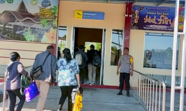 KP3-Udara-lakukan-Pengamanan-Penerbangan-di-Bandara-Frans-Sales-Lega-Ruteng