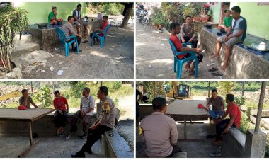 Patroli-dan-Sambang-Bhabinkamtibmas-di-Desa-Salama,-Kecamatan-Reok