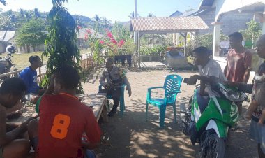 Patroli-dan-Sambang:-Himbauan-Pilkada-Damai-dan-Sosialisasi-Pencegahan-TPPO-oleh-Bripka-Semris-Bell-di-Dusun-Lemarang