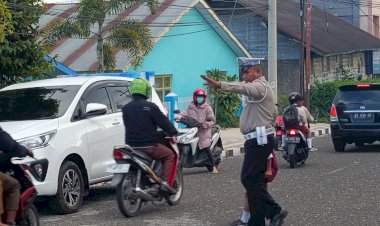 Sat.-Lantas-Polres-Manggarai-Laksanakan-Pengamanan-dan-Pengaturan-Lalu-Lintas-Pagi-Hari