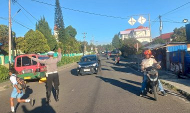 Sat.-Lantas-Polres-Manggarai-Laksanakan-Pamturlalin-Pagi-untuk-Menjaga-Keamanan-dan-Ketertiban-Lalu-Lintas