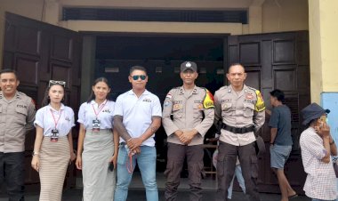 Bhabinkamtibmas-Polres-Manggarai-Amankan-Kegiatan-Masyarakat-di-GOR-Ruteng