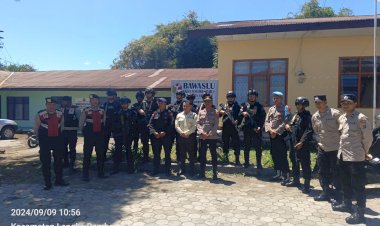 Ciptakan-Situasi-Kamtibmas-Aman-Selama-Operasi-Mantap-Praja-2024,-Polres-Manggarai-dan-Brimob-Kompi-2-Yon-B-Pelopor-gelar-Patroli-Gabungan