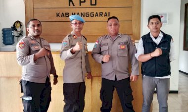 Pengawasan-dan-Pengecekan-pelaksanaan-Tugas-Personil-Polres-Manggarai-oleh-Kasi-Propam-IPTU-Heribertus-D.E.-Edot