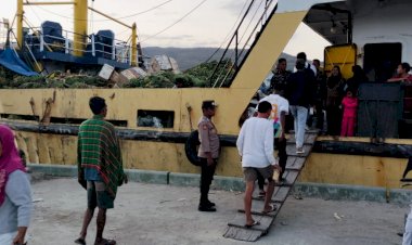 KP3-Laut-Pelabuhan-Reo-Laksanakan-Pengamanan-kapal-penumpang-KM.-Sabuk-Nusantara-55