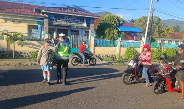 Kegiatan-Rutin-Sat.Lantas-Polres-Manggarai:-Pengamanan-dan-Pengaturan-Lalu-Lintas-di-Kota-Ruteng