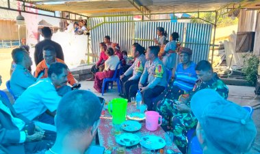 Pengamanan-Kegiatan-Adat-Congko-Lokap-di-Desa-Bea-Kakor-oleh-Bhabinkamtibmas-Kec.-Ruteng