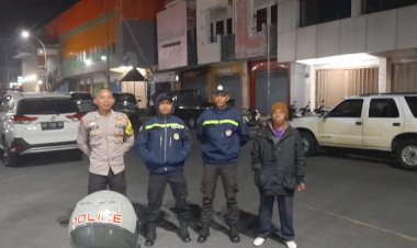 Bhabinkamtibmas-Kec.-Langke-Rembong-Amankan-Pesta-Pernikahan-di-Gedung-MCC-Ruteng