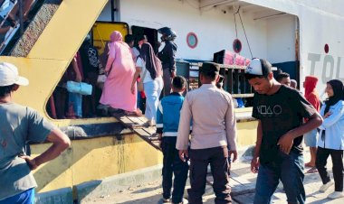 KP3-Laut-Reo-Laksanakan-Pengamanan-Kapal-Penumpang-di-Pelabuhan-Laut-Reo