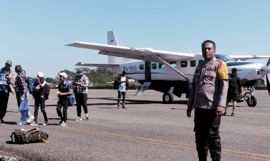 Pengamanan-Penerbangan-di-Bandara-Frans-Sales-Lega-Ruteng-oleh-KP3-Udara