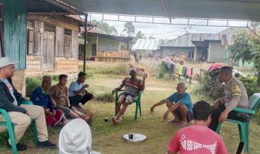 Patroli-dan-Himbauan-Pilkada-Damai-oleh-Bhabinkamtibmas-di-Dusun-Kuar,-Desa-Bangka-Kenda