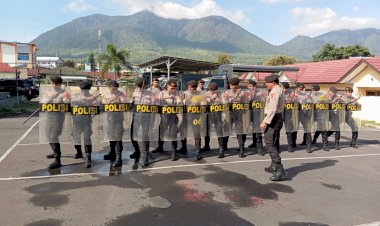 Latihan-Dalmas-Lanjut-Anggota-Satuan-Samapta-Polres-Manggarai-untuk-Tingkatkan-Keterampilan-Menjelang-Pilkada-Serentak-2024