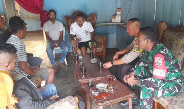 Patroli-dan-Sambang-Bhabinkamtibmas-BRIPKA-Damasus-S.-Sunding-Bersama-Babinsa-Serda-Arwan-Budiman-di-Kelurahan-Rowang