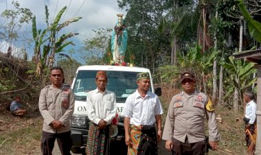Pengamanan-dan-Pengawalan-Perarakan-Patung-Bunda-Maria-oleh-BRIPKA-ALBERTUS-RAHMAT-dan-BRIPKA-ANSELMUS-TAPO-Berjalan-Lancar