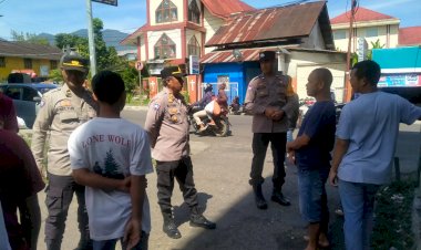 Polres-Manggarai-Laksanakan-Giat-Sambang-dan-Himbauan-Kamtibmas-di-Pangkalan-Travel.