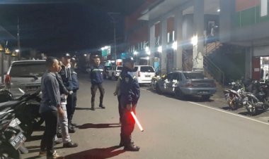 Bhabinkamtibmas-Kecamatan-Langke-Rembong-Laksanakan-Pengamanan-Acara-Masyarakat-di-Manggarai