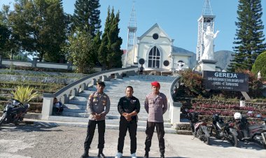 Polres-Manggarai-Terjunkan-Personil-untuk-Pengamanan-Ibadah-Minggu-di-Kota-Ruteng