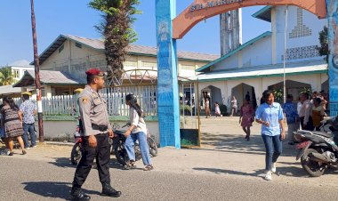 Kapolsek-Reo-Pimpin-Pengamanan-Ibadah-Minggu-di-Tiga-Gereja-di-Kecamatan-Reok
