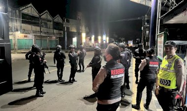 Patroli-Gabungan-Brimob-dan-Polres-Manggarai-Antisipasi-Kerawanan-Sitkamtibmas-dalam-Operasi-Mantap-Praja-Turangga-2024