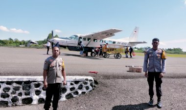 KP3-Udara-Frans-Sales-Lega-Laksanakan-Pengamanan-Terhadap-Penerbangan-di-Bandara-Frans-Sales-Lega-Ruteng