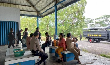 Patroli-Gabungan-Polres-Manggarai-dan-Kompi-2-Yon-B-Pelopor-Ciptakan-Situasi-Kondusif-dalam-Operasi-Mantap-Praja-2024