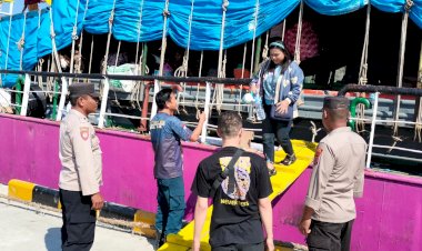 Pengamanan-Kapal-Penumpang-KM.NADELYN-K-di-Pelabuhan-Reo-Berlangsung-Aman-dan-Kondusif