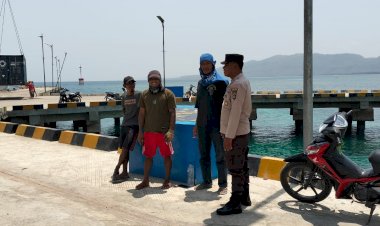 KP3-Laut-Pelabuhan-Reo-Laksanakan-Pengamanan-Aktivitas-Bongkar-Muat-di-Pelabuhan-Laut-Kelas-II-Reo-Berlangsung-Lancar
