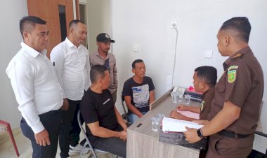 Penyidik-Tipikor-Polres-Manggarai-Serahkan-Tersangka-dan-Barang-Bukti-Tindak-Pidana-Korupsi-Pembangunan-Gedung-Terminal-Bandar-Udara-Frans-Sales-Lega