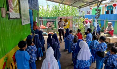 Sat-Lantas-Polres-Manggarai-Gelar-Police-Goes-To-School-di-TK-Raden-A.-Assalam