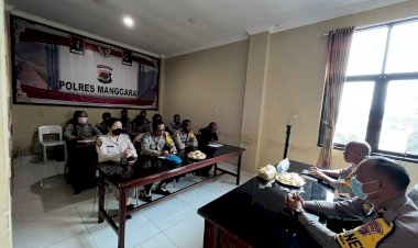 Polres-Manggarai-Gelar-Rapat-Tim-Verifikasi-Penerimaan-Casis-Bakomsus-Polri-T.A.-2025-di-Polres-Manggarai