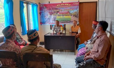 Polsek-Cibal-Gelar-Jumat-Curhat-Bersama-Warga-Kampung-Nanu-Desa-Lenda,-Jalin-Komunikasi-dan-Kerja-Sama