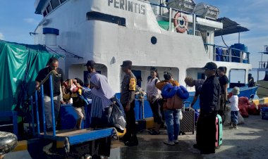 KP3-Laut-Pelabuhan-Reo-Lakukan-Pengamanan-Kapal-Penumpang-di-Pelabuhan-Laut-Reo