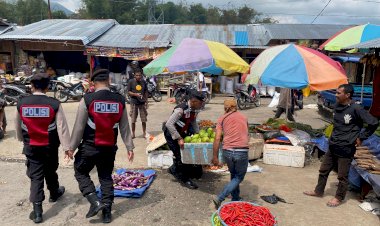 Sat.-Samapta-:-Patroli-Dialogis,-Himbauan-Kamtibmas,-dan-Pengaturan-Lalu-Lintas-di-Kota-Ruteng-Berjalan-Lancar
