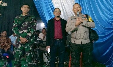 Bhabinkamtibmas-dan-Babinsa-Kawal-Keamanan-Acara-Syukuran-Pernikahan-di-Desa-Nenu,-Cibal