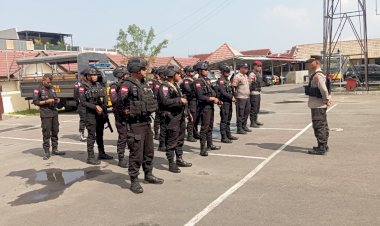 Mantapkan-Situasi-Kamtibmas,-Polres-Manggarai-dan-Kompi-2-Yon-B-Pelopor-gelar-Patroli-Gabungan