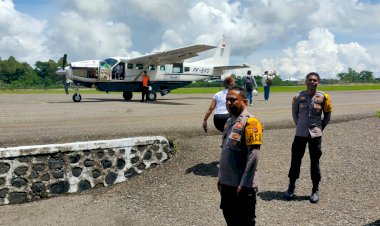 KP3-Udara-Frans-Sales-Lega-Ruteng-Laksanakan-Pengamanan-Pesawat-SUSI-AIR